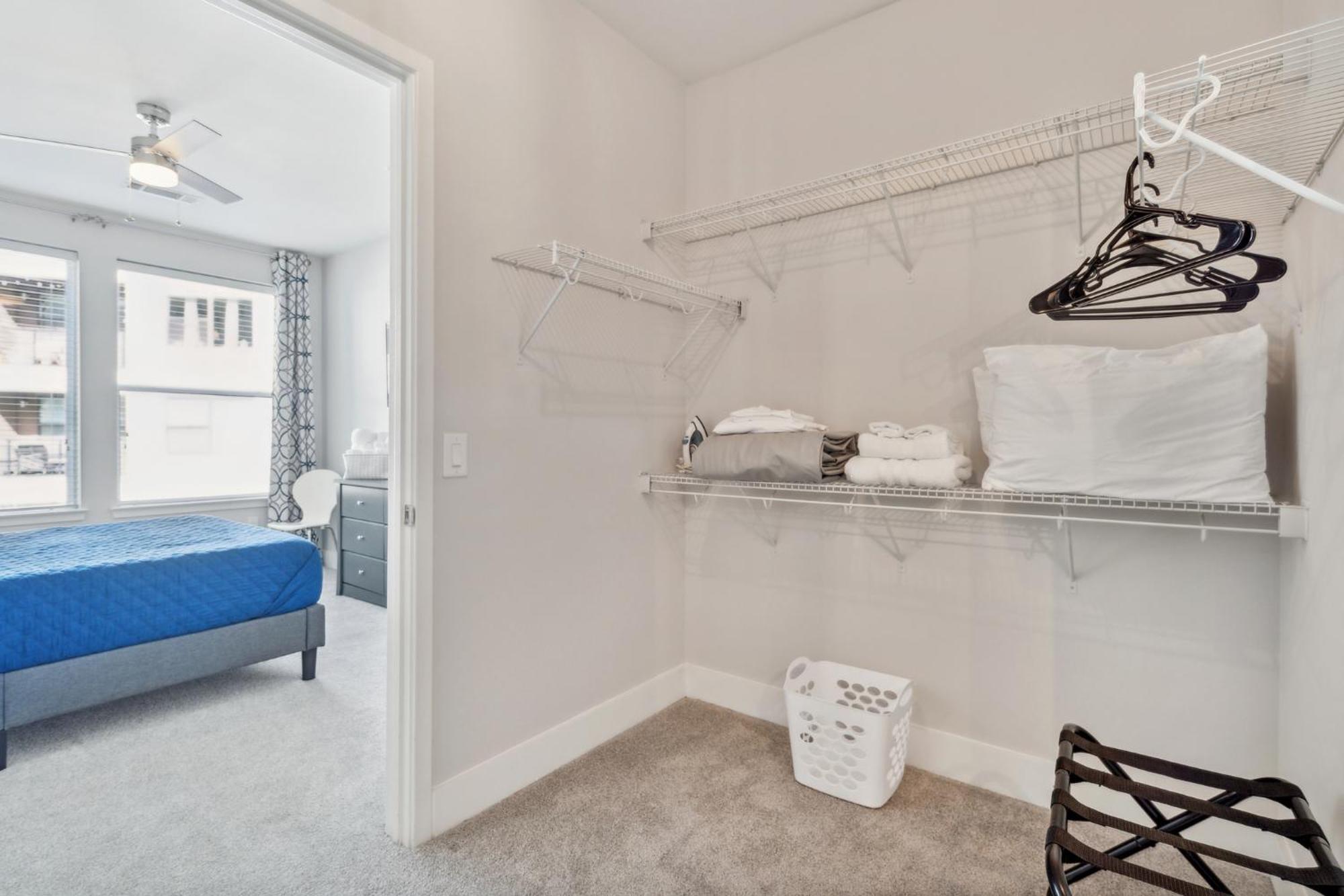 Walk To Braves, King Bed, Mercedes Benz Stadium Apartment *